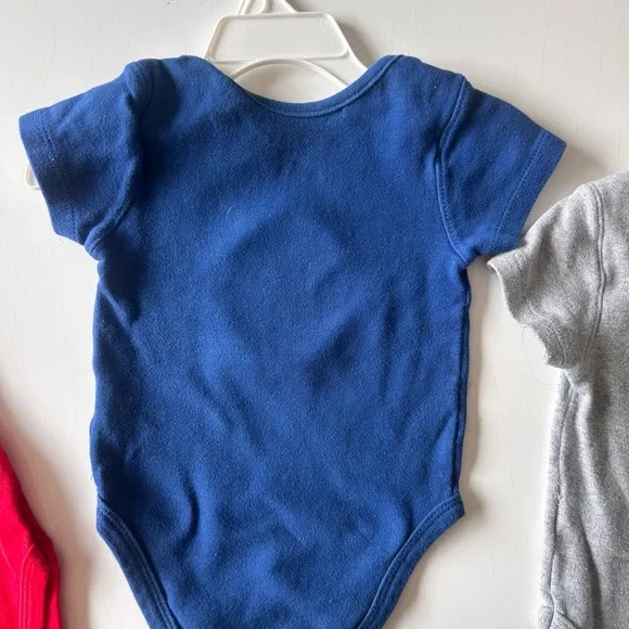 🐻 Bundle of 3 Chicago Cubs Baby Onesies – Size 6-9M | MLB Genuine Merchandise - Picture 6 of 10